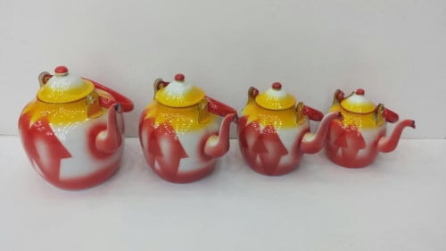 طقم اباريق غضار للأستعمال