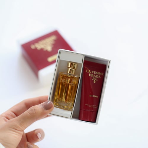 مجموعة عطر برادا لا فيمي انتنس