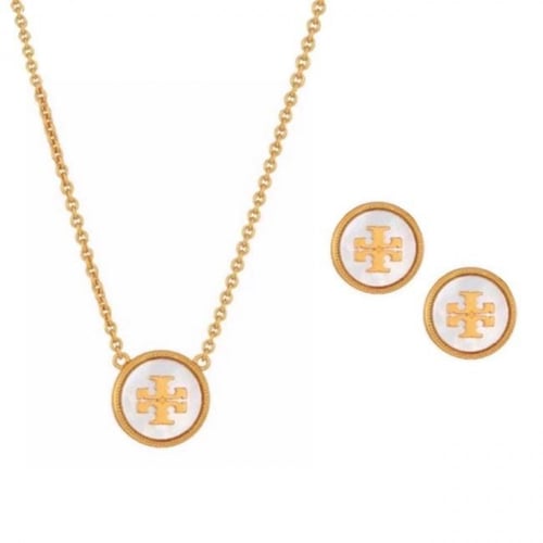 عقد كيرا بحجر رخامي