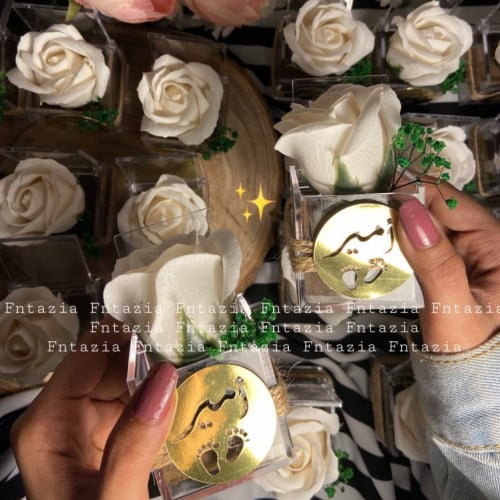 توزيعات اكريلك مع صابون الورد