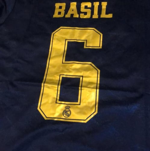 طباعة الاسم والرقم على تشيرتك