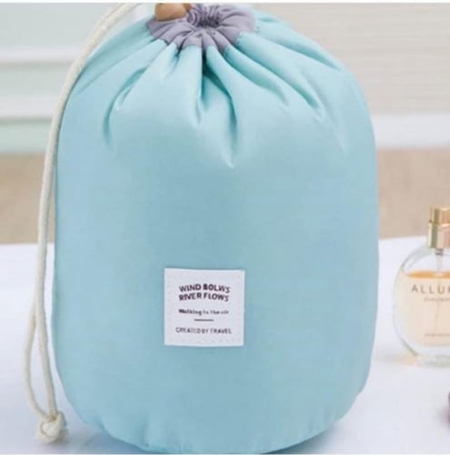 شنطة مكياج صغيرة