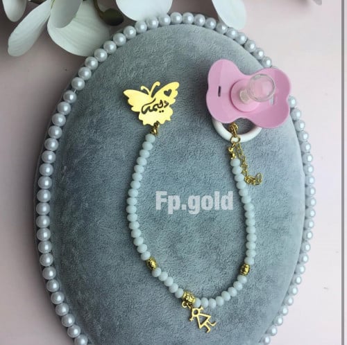 بروش فراشه بالاسم مطلي ذهب مع تعليقه لهايه بدون له...