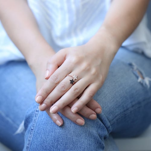 خاتم فاخر على شكل النجوم المتلألئة بحبات الزيركون...