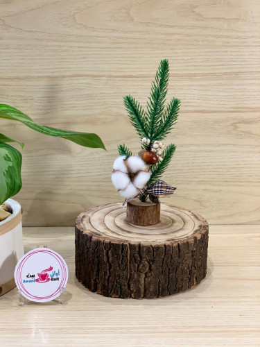 شجرة صناعية صغيرة