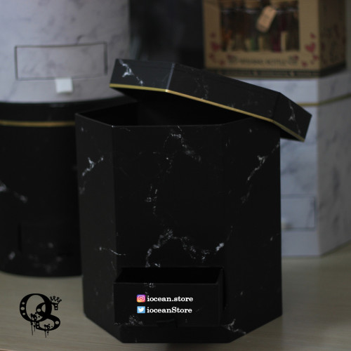 بوكس هدية+زجاجة صغيرة ..