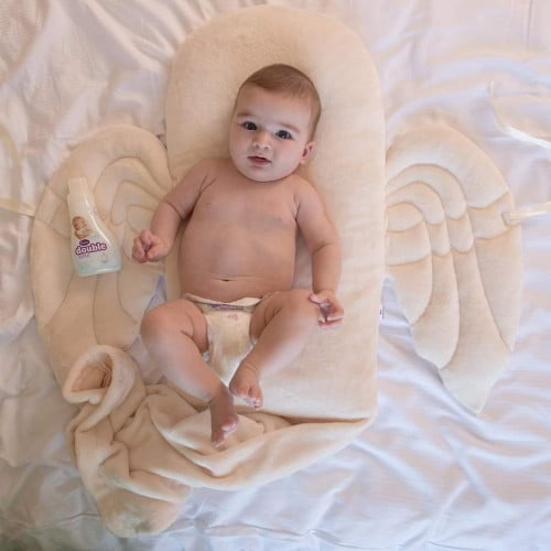 بيت الطفل بالأجنحة لون بيج