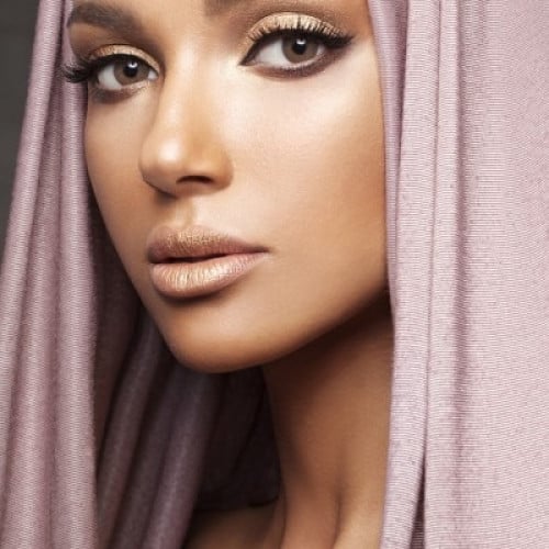 عدسات ال اي سينمون من انستازيا