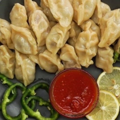 وجبة المنتو الحجازي الأصيل بالدجاج. ( منتو + بيبسي...