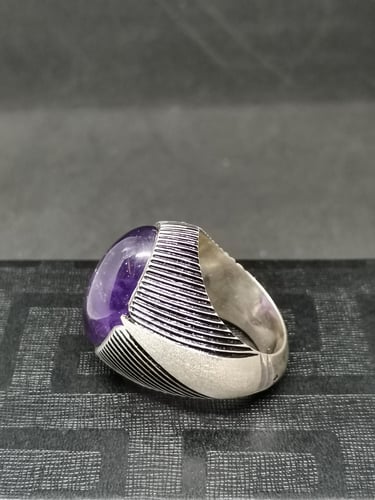 خاتم الفضة بحجر الجمشت الاماتست بصياغة الأستاذ امي...