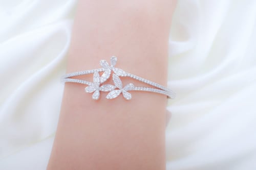 اسورة فضة نسائية و خاتم فضة فخمة