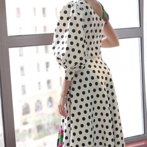 فستان التافتا المطرز