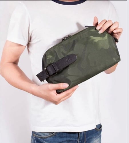 شنطة رجاليه wmno جيشي باللون الاخضر