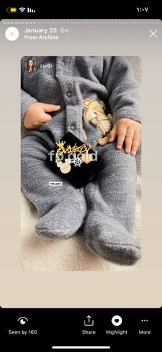 بروش مطلي ذهب مع تاج يمكن تغيير الفصوص مرفق صوره ل...