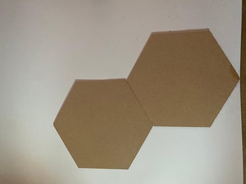 قطع خشبيه 6 ملي مقاس 26-30 الحبه