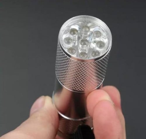 مصباح LED اشعة فوق البنفسجية