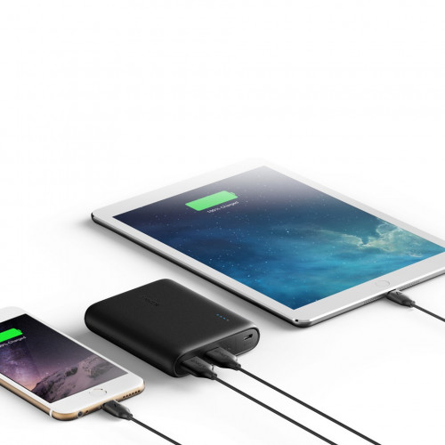 باور بنك بقوة 10400 من انكر ابيض اسود