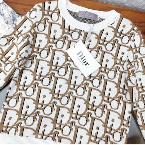 تيور ديور قطعتين البلوزة صوف مزين بميدالية ذهبي