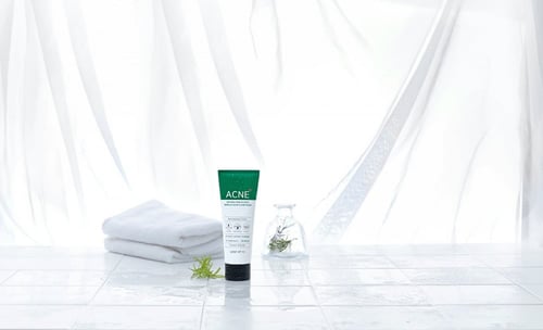 المنظف الرغوي المعجزة لحب الشباب