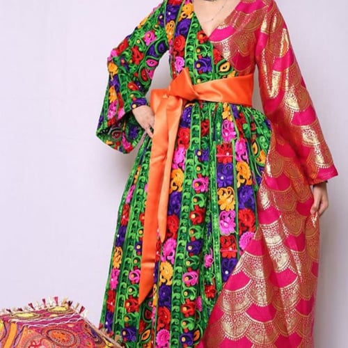 فستان اللاميه المطرز