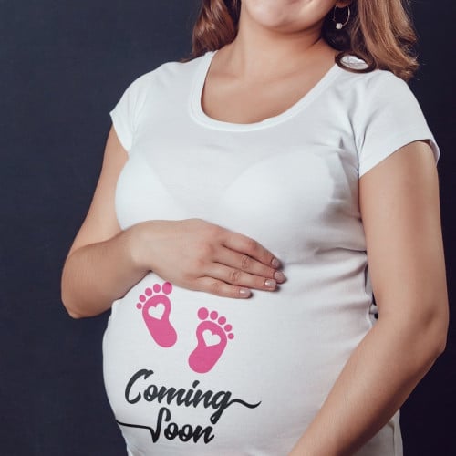 تشيرت حامل قريباً بنت