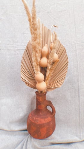 غصن نخل استوائي مجفف