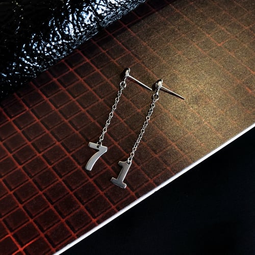 حلق الأرقام بالسلسلة | Number earrings