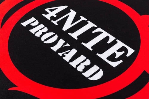 لبادة قيمنق لون أحمر