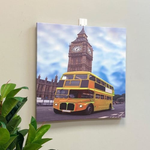 لوحة قماشية باص اصفر