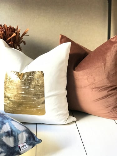 غطاء وسادة مخمل بني تشوكليت