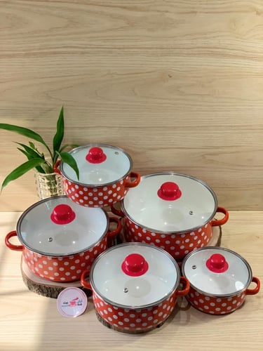 طقم قدور معدنية