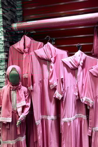 شرشف صلاه بناتي قطن بارد وردي منقض