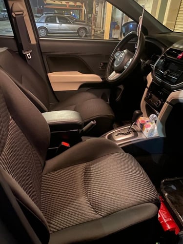 تكاية مسند تويوتا راش درجين لون اسود