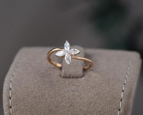 خاتم ذهب عيار 18