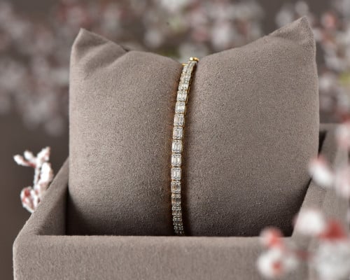 سوارة ذهب عيار 18 بتصميم الألماس