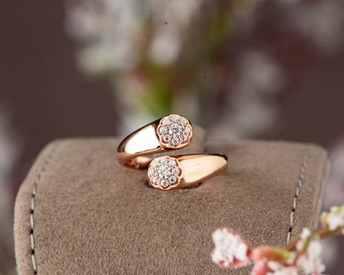 خاتم ذهب عيار 18 تصميم ألماس