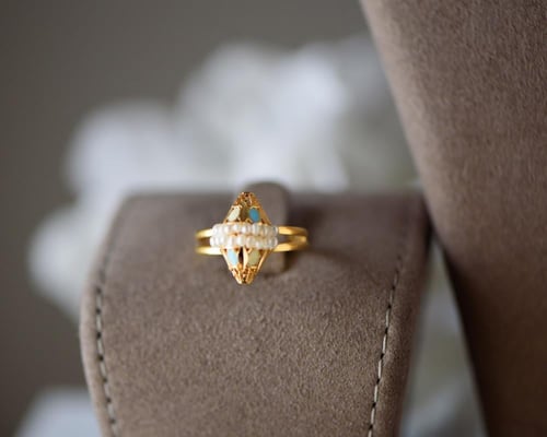 سبحة فاخرة مع حلق وخاتم من الذهب البحريني عيار 21...