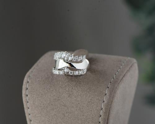 خاتم ذهب أبيض عيار 18