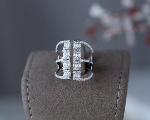 خاتم ذهب أبيض عيار 18