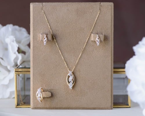 نصف طقم ذهب عيار 18