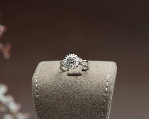 خاتم ذهب أبيض عيار 18