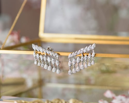 حلق ذهب أبيض عيار 18 متسلق (Climber)