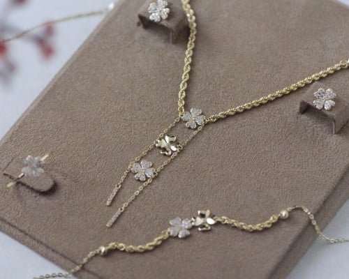 طقم كامل ناعم ذهب عيار 18