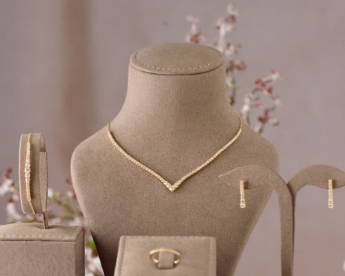 طقم تنس ناعم من الذهب عيار 18