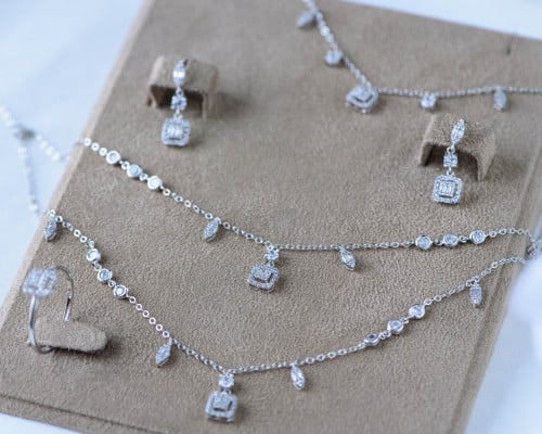 طقم كامل ذهب أبيض عيار 18