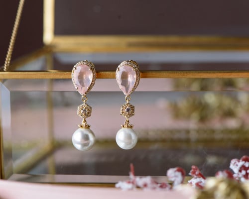 حلق ڤيكتوري فاخر من الذهب عيار 18