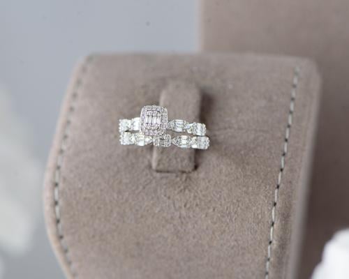 تونز ذهب أبيض عيار 18 تصميم ألماس