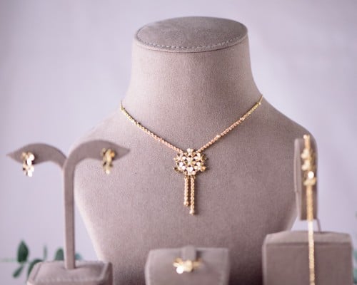 طقم ذهب عيار 21