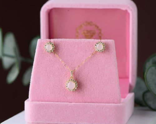 طقم أطفال ذهب عيار 18 (حلق وعقد)