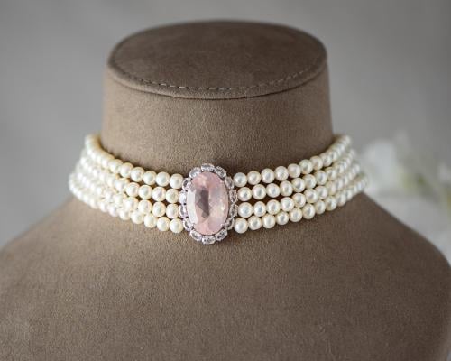 تشوكر لولو مع تعليقة ذهب أبيض عيار 18